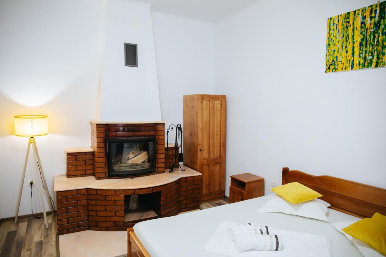 Pensiunea Casa Cristal Târgu Jiu Extérieur photo