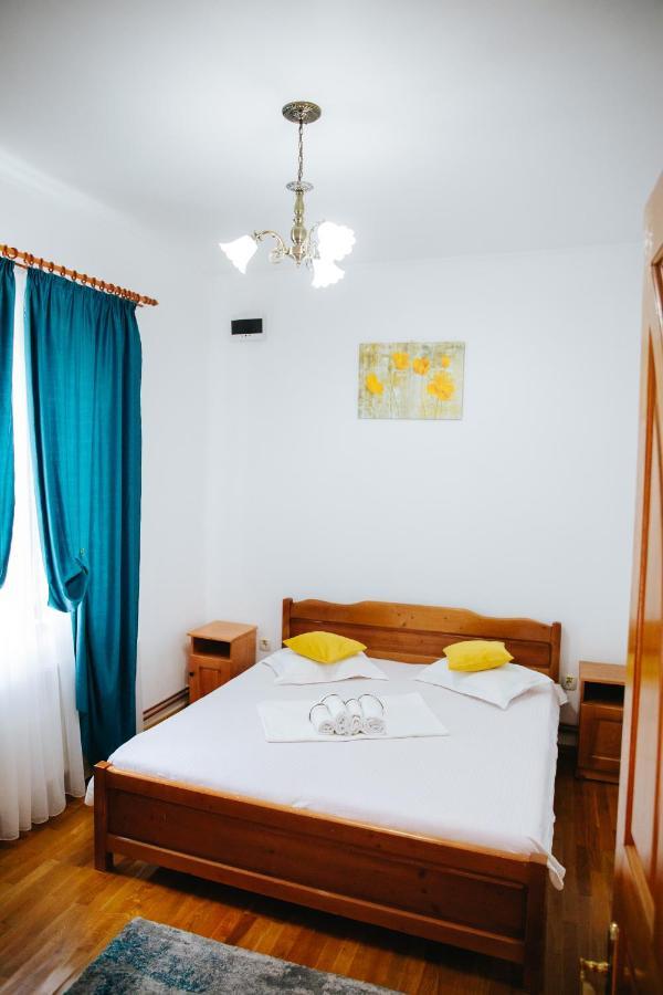Pensiunea Casa Cristal Târgu Jiu Extérieur photo