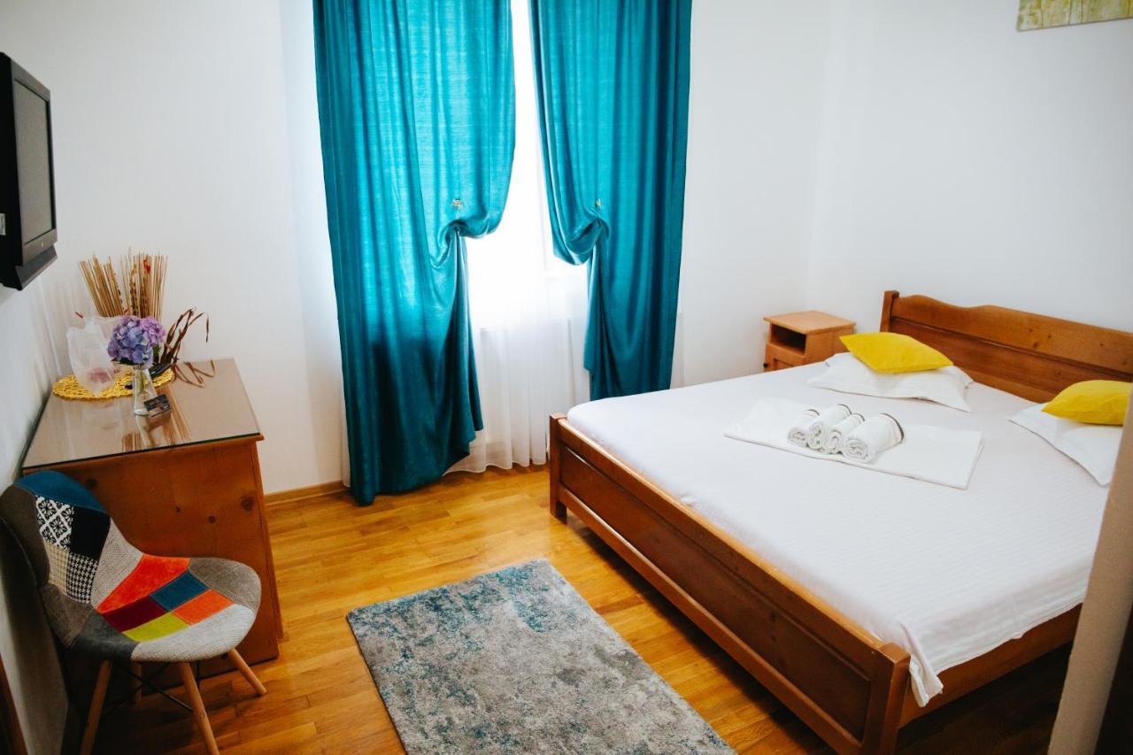 Pensiunea Casa Cristal Târgu Jiu Extérieur photo