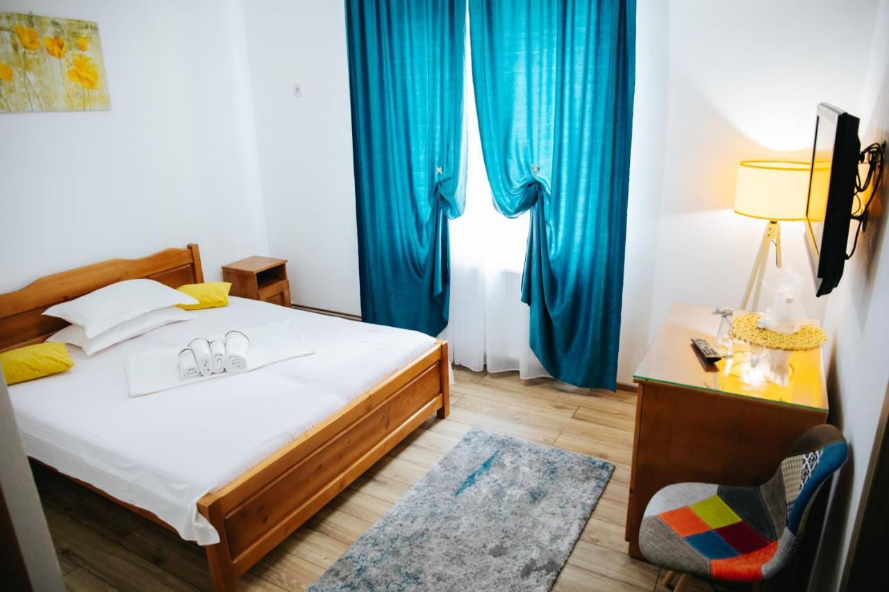 Pensiunea Casa Cristal Târgu Jiu Extérieur photo