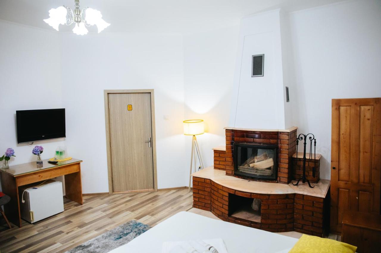 Pensiunea Casa Cristal Târgu Jiu Extérieur photo